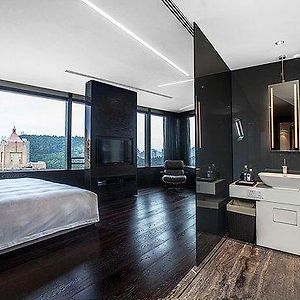 Superior King Suite